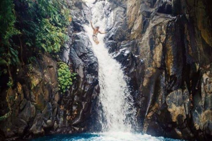 Berlibur Ke Air Terjun Aling Aling, Rasakan Sensasi Panorama Memanjakan Mata 1