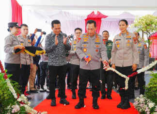 Bupati Kembang Dampingi Kapolri Resmikan SPPG Polres Jembrana