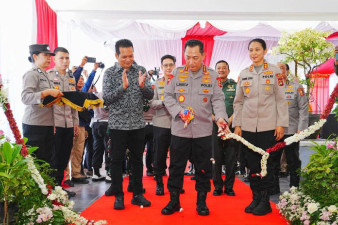 Bupati Kembang Dampingi Kapolri Resmikan SPPG Polres Jembrana 1