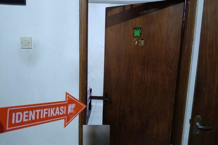Diduga Ulah Pati, Pensiunan Polisi Ditemukan Tak Bernyawa Di Kamarnya 1