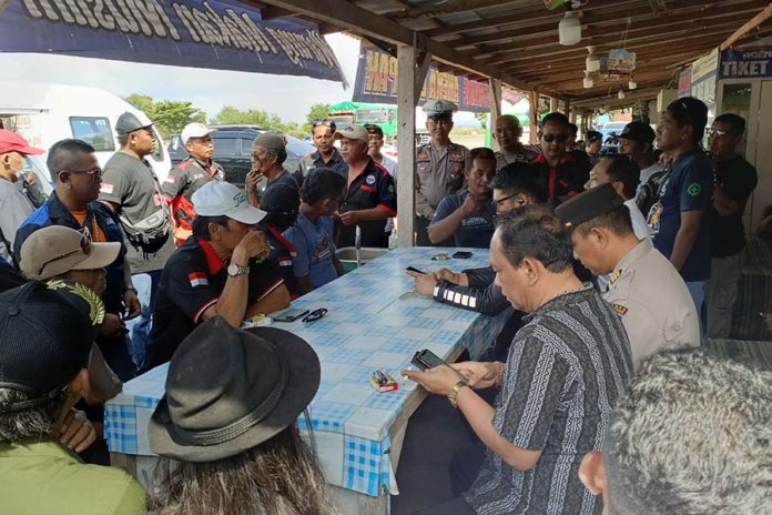 Gelar Aksi Solidaritas Penindakan ODOL, Puluhan Pengemudi Berkumpul Di Terminal Kargo Gilimanuk 1