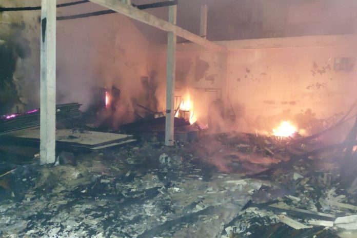Gudang Mebel Di Desa Ketewel Terbakar, Kerugian Ratusan Juta 1