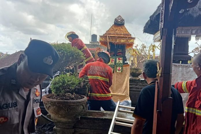 Hendak Ngodalin, Pelinggih Merajan Terbakar 1