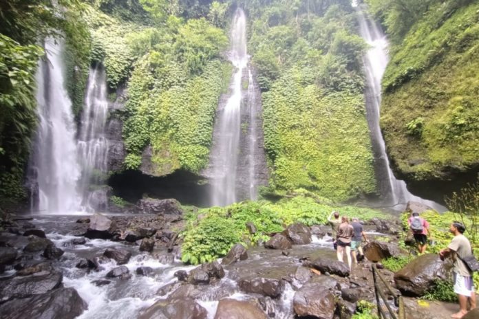 Ingin Saksikan Banyak Air Terjun Di Satu Lokasi? Kunjungi Destinasi Wisata Ini 1
