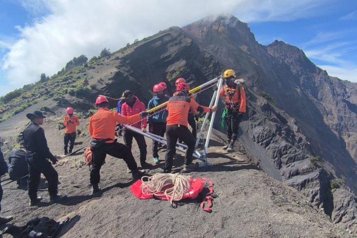 Jalur Pendakian Menuju Puncak Rinjani Ditutup Sementara 1