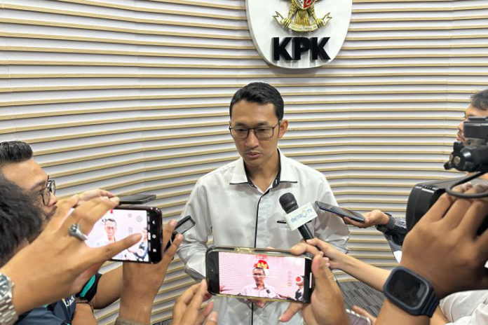 KPK Sita Tabungan Dari Penggeledahan Kasus Mesin EDC Rp2,1 Triliun 1