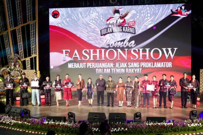 Lomba Fashion Show Kreasi Endek Banteng Bali Edukasi Generasi Muda Cinta Produk Lokal Bali 1