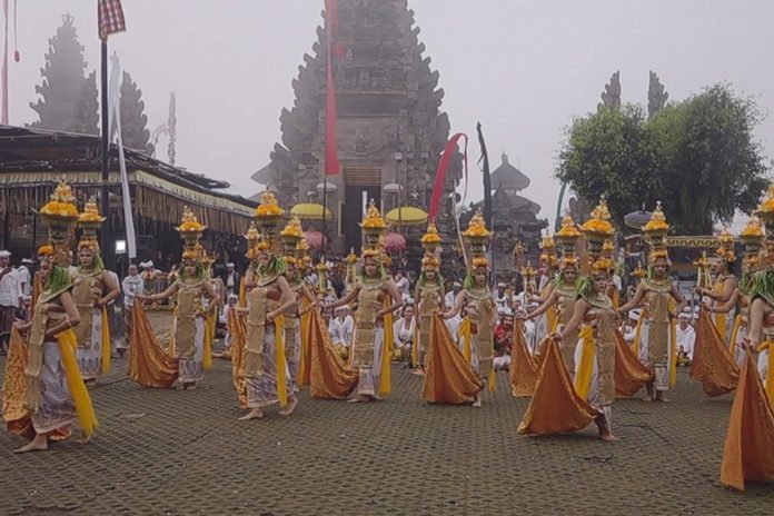 Mengenal Rejang Jerimpen, Tarian Sakral Sarat Simbolisme Asta Aiswarya 1