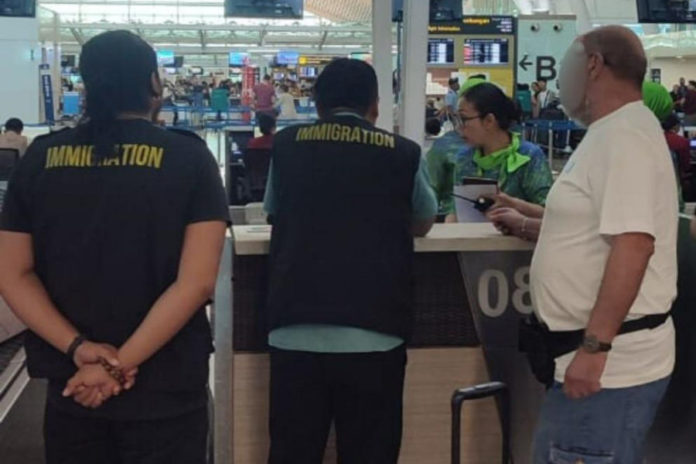 Overstay 72 Hari, WNA Asal Jerman Dideportasi 1