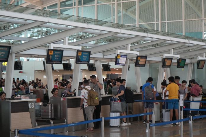 Penerbangan Di Bandara Ngurah Rai Kembali Normal 1