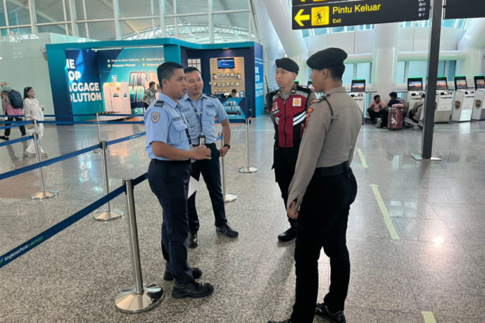Polisi Antisipasi Dampak Pembatalan Penerbangan Karena Gunung Meletus 1