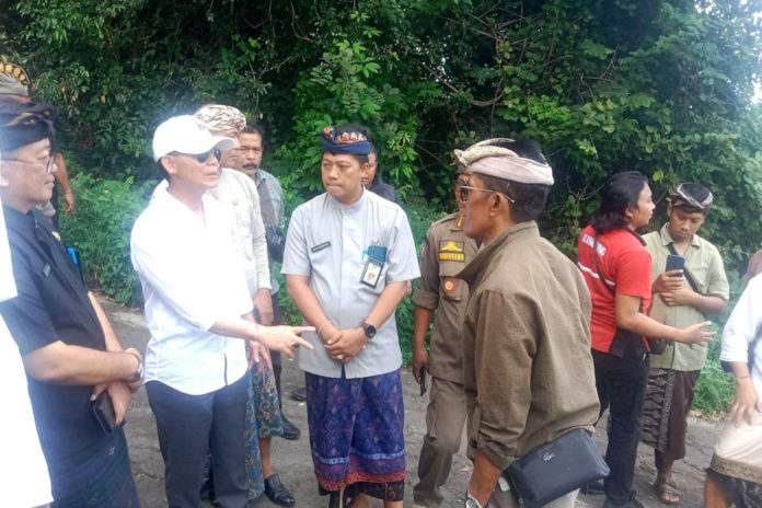 Proyek Bangunan Bumi Perkemahan Dekat Pura Goa Lawah Di Setop 1