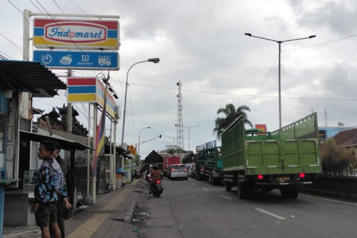 Sempat Ditutup 2 Jam, Antrean Kendaraan Mengular Hingga Keluar Pelabuhan Gilimanuk Jelang Libur 1 Muharram 1