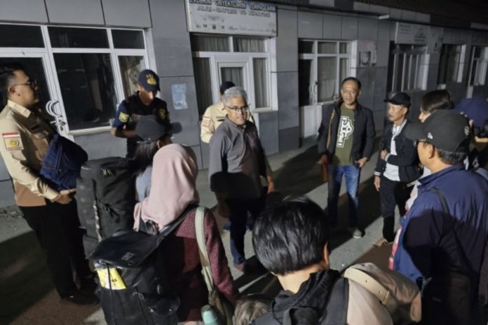 Situasi Konflik Memburuk, WNI Di Iran Pulang Bertahap Ke Indonesia 1