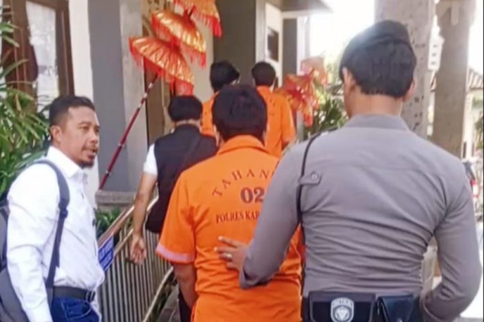 Tiga Tersangka Pengeroyokan Pecalang Besakih Dilimpahkan Ke Kejaksaan 1