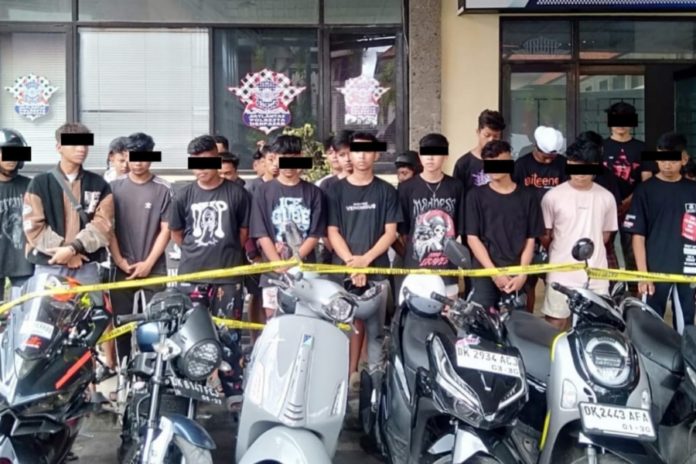 Ugal Ugalan Di Renon, Belasan Pelajar Diamankan 1