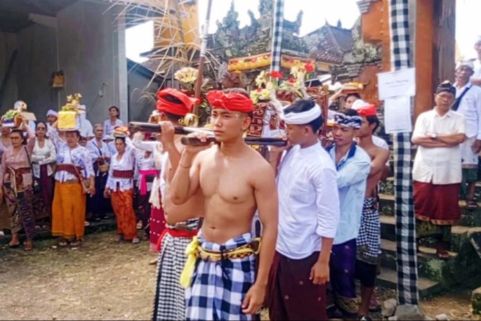 Usaba Sambah Di Desa Kastala, Wujud Syukur Warga Diberi Keberlimpahan 1