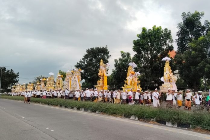 53 Bhukur Padma Ngayut Ke Segara Masceti 1