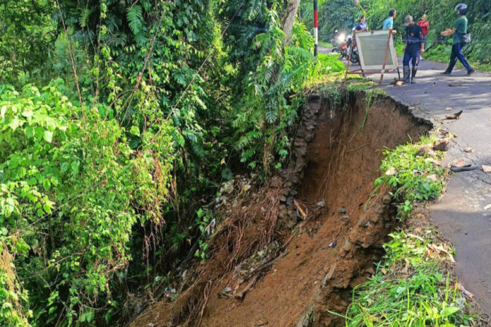 Akses Jalan Longsor Di Getakan, Pemkab Siapkan Anggaran Rp 400 Juta 1