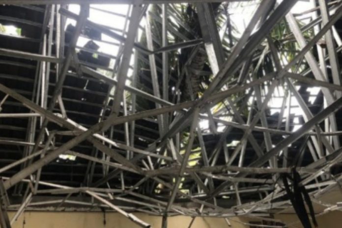Bangunan SDN 5 Muncan Rusak Parah Ditimpa Pohon, Belajar Mengajar Terganggu 1