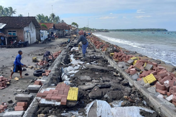 Baru Beberapa Bulan Rusak, Senderan Di Pebuahan Diperbaiki 1