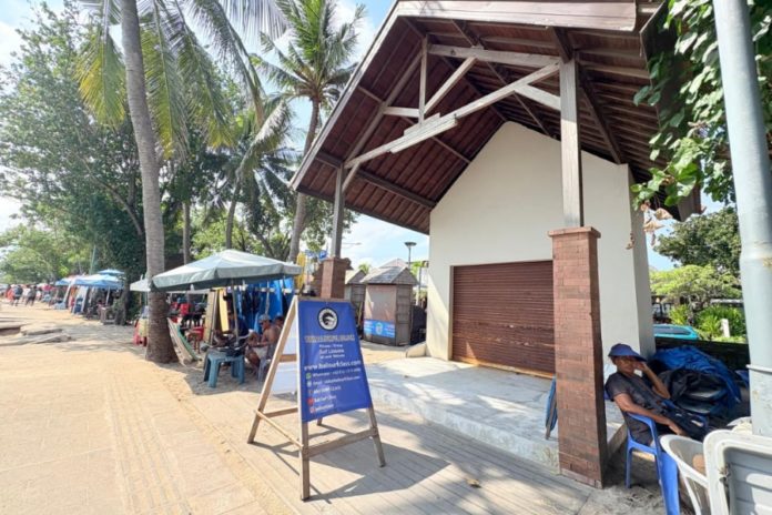 Belasan Bangunan Kuliner Di Pantai Kuta Terbengkalai 1