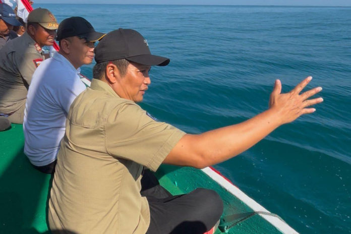 Belasan Perahu Hias Meriahkan Tradisi Petik Laut Di Pengambengan 1
