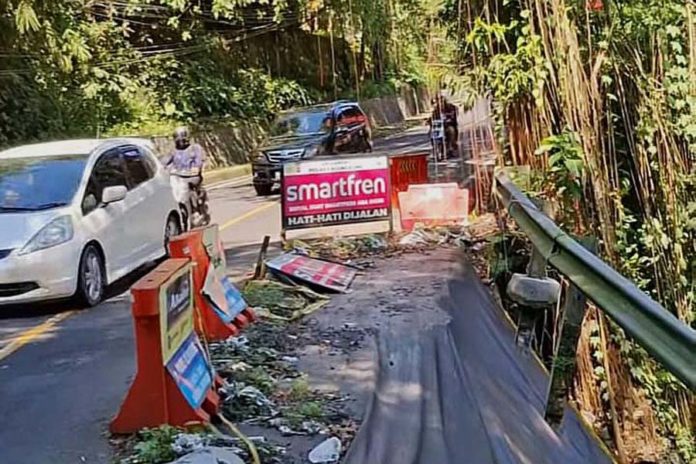 Berbulan Bulan Tergerus, Akses Jalan Di Banjarangkan Belum Tersentuh Perbaikan 1