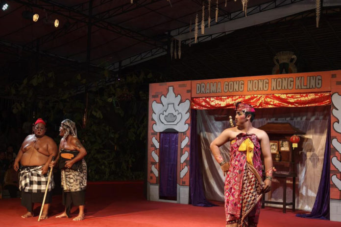 Drama Gong Sampek Engtay Bius Penonton Di PKB 1