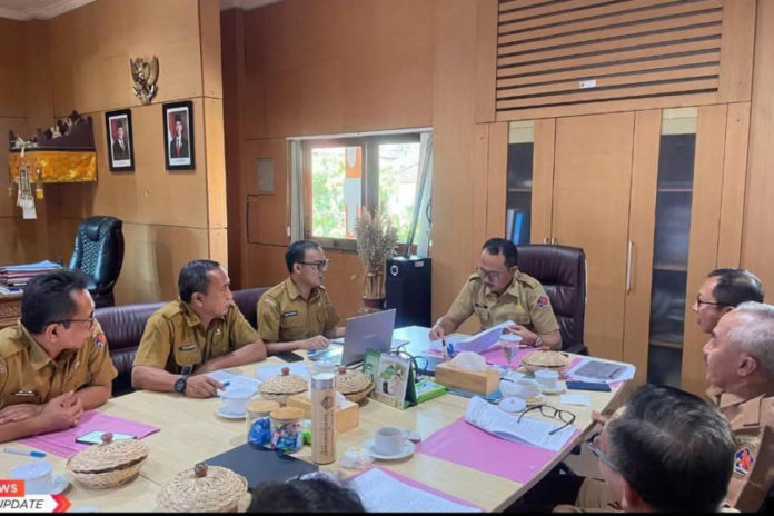 Dugaan Perselingkuhan, Dua Pegawai Sekretariat DPRD Buleleng Terancam Demosi 1