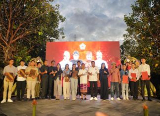Gubernur Koster Bersama Bupati Mahayastra Meluncurkan Beasiswa Gianyar dan Beasiswa LPK