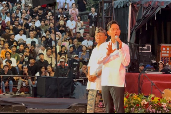 Hadir Di Lomba Barong Ket Di PKB 2025, Wapres Gibran Sapa Penonton 1