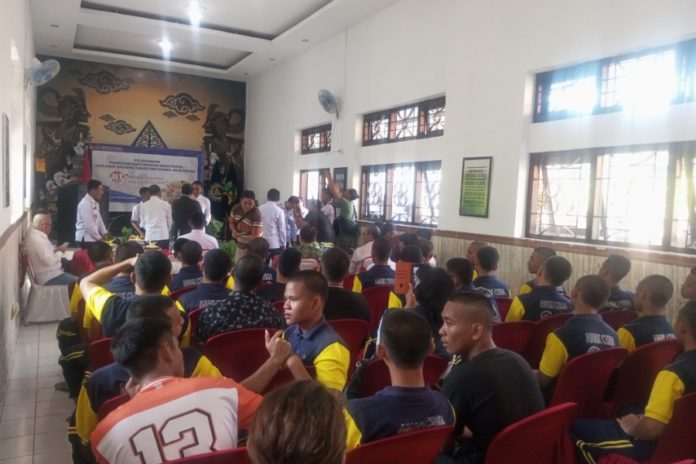 Hari Anak Nasional, Belasan Anak Binaan LPKA Kelas II Karangasem Terima Remisi 1