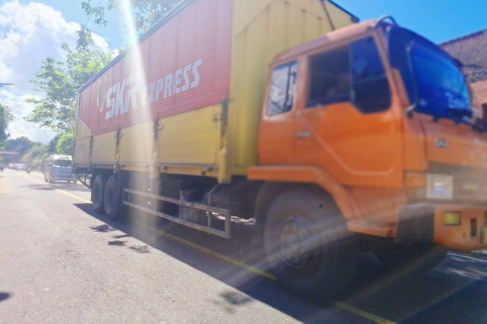 Jalur Bajera Ditutup, Kendaraan Angkut Logistik Pilih Lewat Jalur Karangasem 1