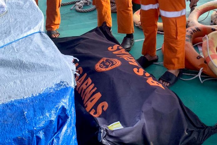 KM Barcelona 5 Terbakar, Sedikitnya 5 Penumpang Dilaporkan Meninggal 1