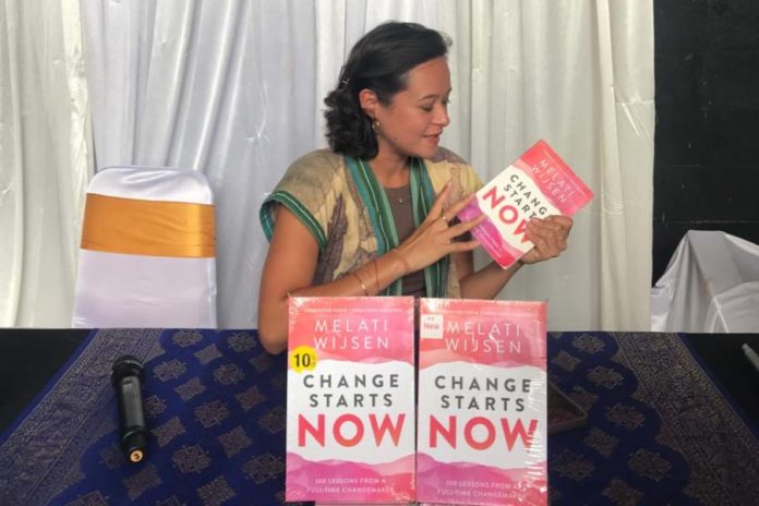 Melati Wijsen, Sejak Usia 12 Tahun Suarakan Larangan Penggunaan Plastik Sekali Pakai 1