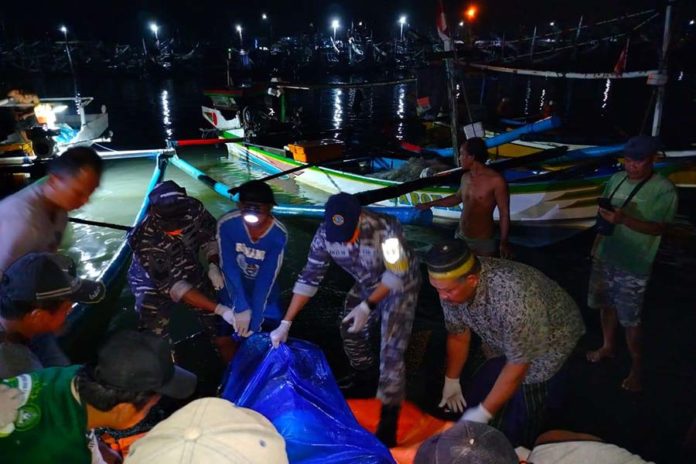 Nelayan Temukan Mayat Mengambang Di Muncar, Diduga Korban KMP Tunu Pratama Jaya 1