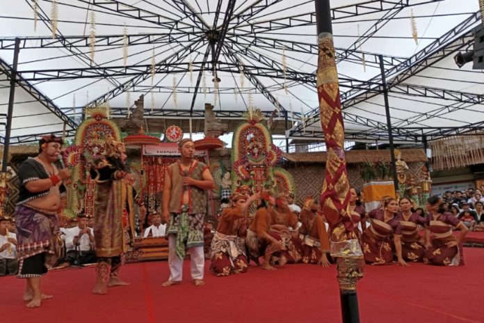 Pukau Penonton, Sari Sentana Apuan Suguhkan Tabuh