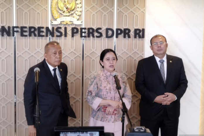 Putusan MK Soal Pemisahan Pemilu Menyalahi UUD 1