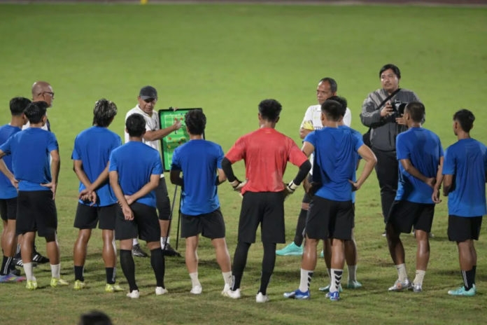 Rahmad Darmawan Targetkan Liga Indonesia All Star Lolos Fase Grup Piala Presiden 2025 1