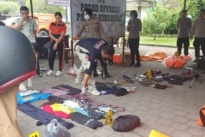 Sejumlah Barang Dari KMP Tunu Pratama Jaya Diperiksa INAFIS 1