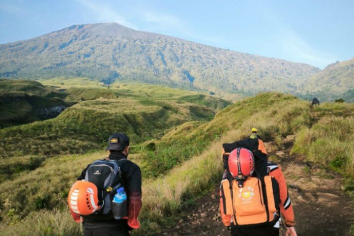 Tim SAR Gabungan Evakuasi Pendaki Asal Swiss Di Rinjani 1