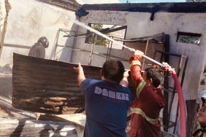 TV Meledak, Dua Rumah Ludes Terbakar Di Banyuning 1