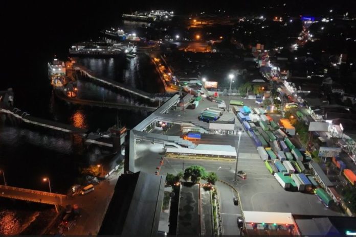 Urai Penumpukan Truk Logistik Di Ketapang Gilimanuk, Sejumlah KMP Diizinkan Beroperasi Terbatas 1