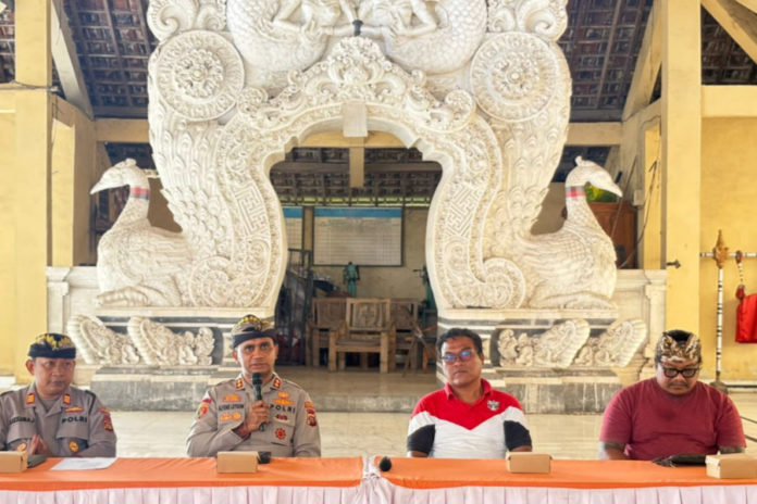 Warga Nusa Penida Adukan Parkir Liar Kepada Kapolres 1