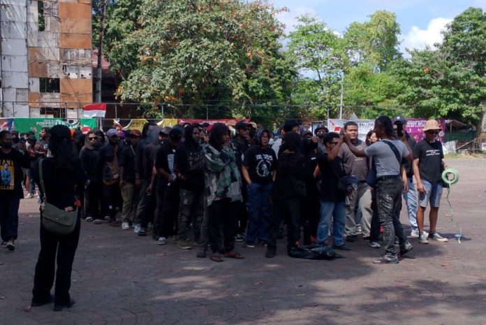 Aksi Demonstrasi Digelar Di Mapolda Bali 1
