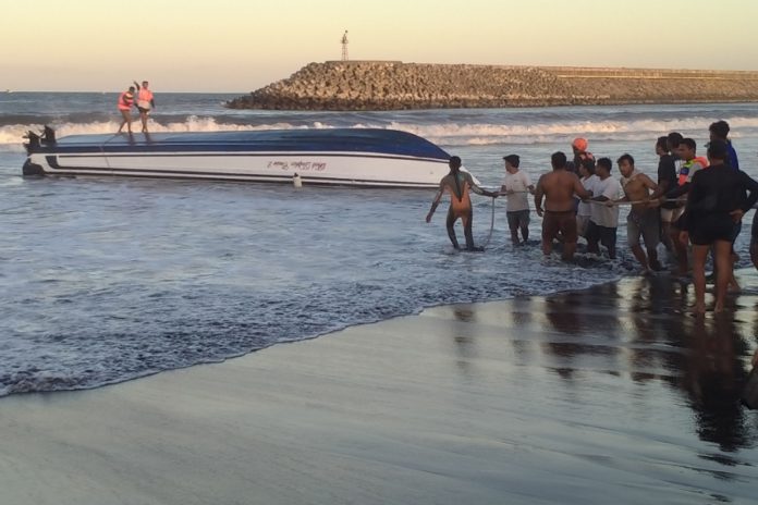 Boat Terbalik Di Perairan Pelabuhan Sanur, Infonya Ada 2 Korban Meninggal Dan Belasan Luka Luka 1