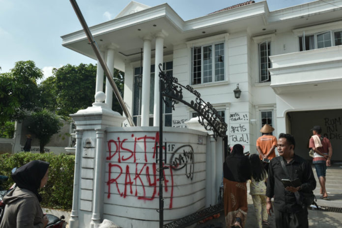 Demo Berujung Anarkis Meluas, Anggota DPR Ramai Ramai Minta Maaf 3