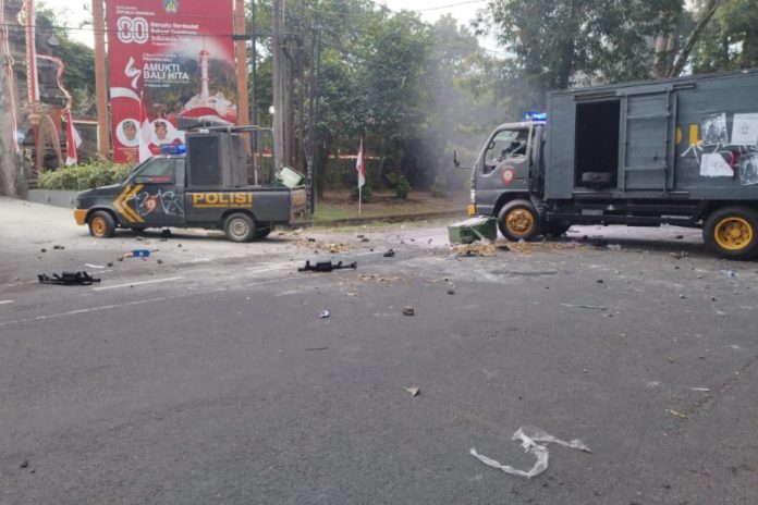 Demonstrasi Ricuh Di Renon, Polisi Amankan Ratusan Orang 1