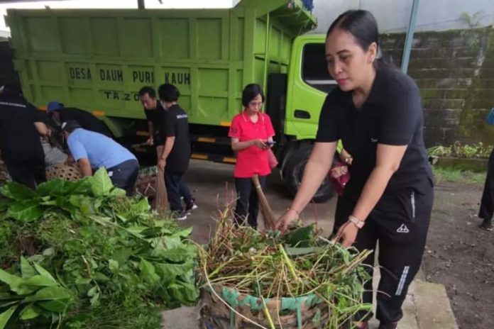 Desa Dauh Puri Kauh Kontrak Lahan Untuk TPS3R 1